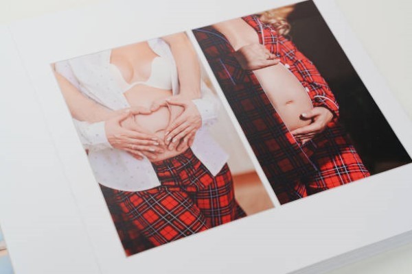 Sesión de fotos embarazada; dos fotografías profesionales de un embarazo