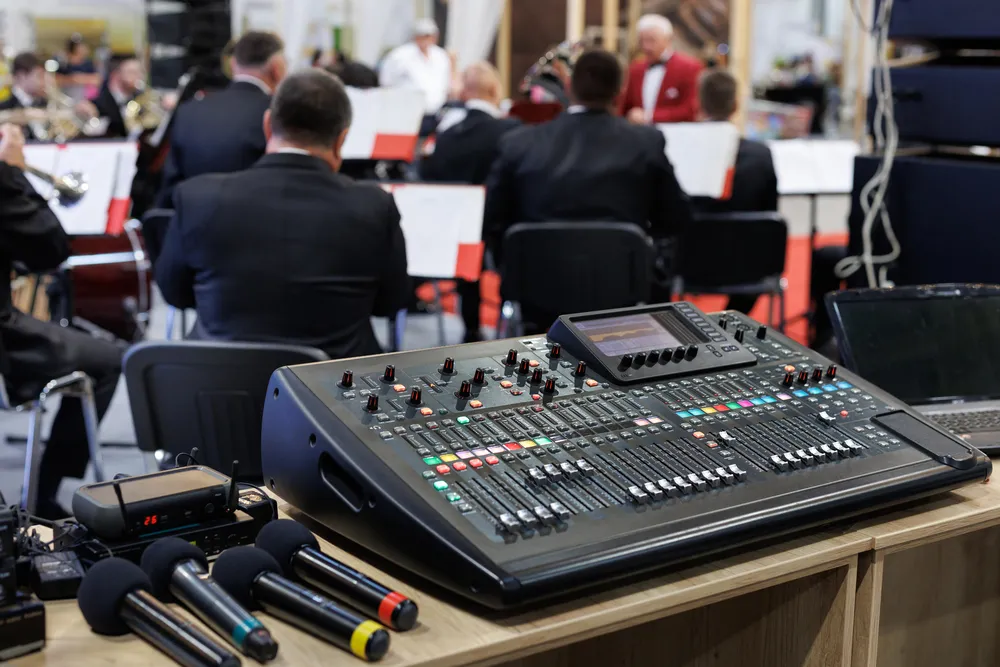 Fotografía del equipo de renta de audio en Toluca que ofrece ARLEX en sus eventos