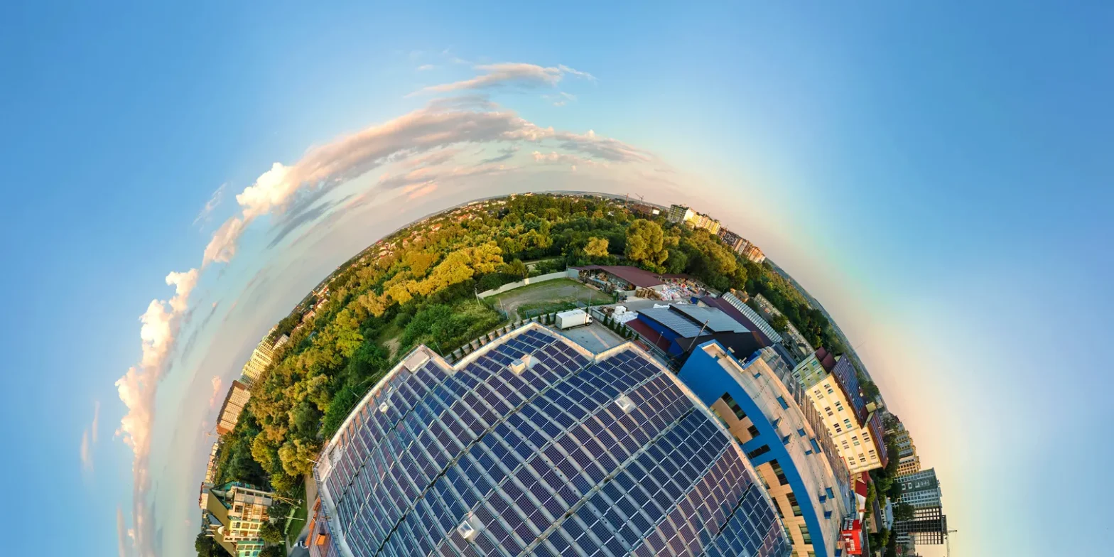 Foto de un video 360 qué es y cuándo usarlo para captar el mundo de día y soleado