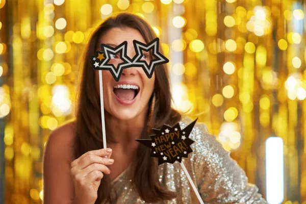 Fotografía durante una fiesta de año nuevo donde se realizó la renta de cabina 360° con ARLEX