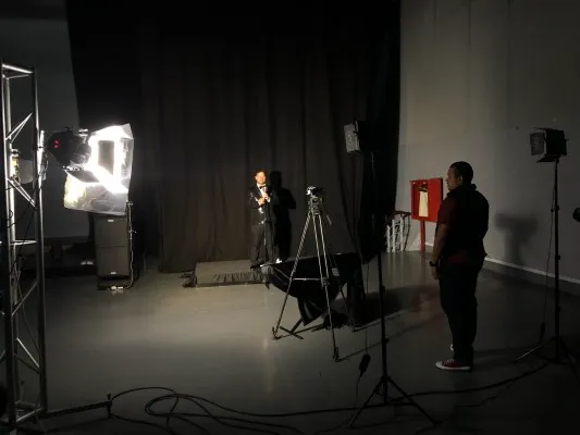 Fotografía durante la Grabación de promocionales por parte de ARLEX productora audiovisual en CDMX